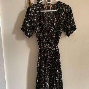 OWO Floral print vneck. Hits below the knee wrap dress